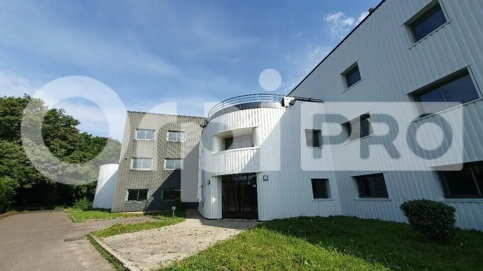 Bureau dans Gretz-Armainvilliers à louer Photo du bâtiment- Image 1 de 8