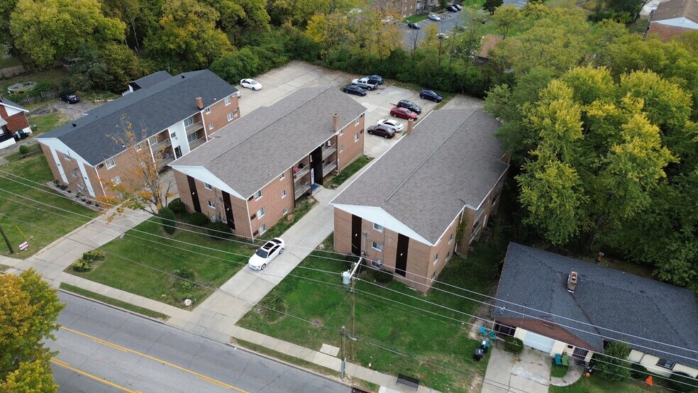 2457-2459 Montana Ave, Cincinnati, OH à vendre - Photo du bâtiment - Image 2 de 23