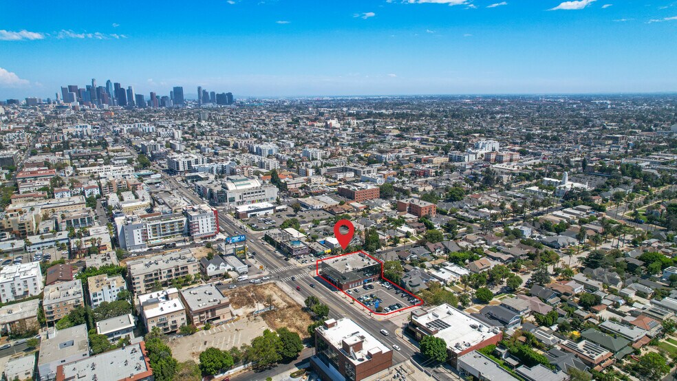 3360 W Olympic Blvd, Los Angeles, CA à louer - Photo du bâtiment - Image 3 de 16