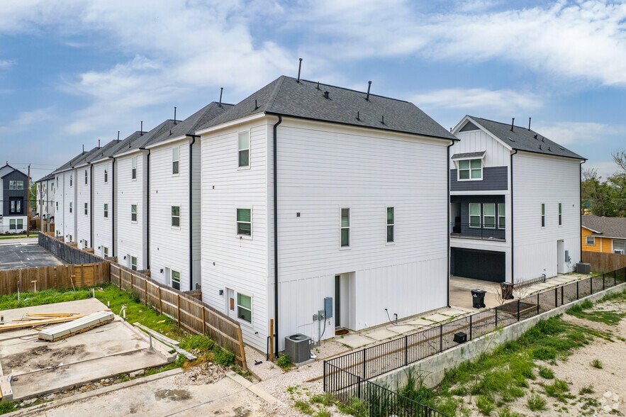 316 Thornton Rd, Houston, TX à vendre - Photo du bâtiment - Image 3 de 15