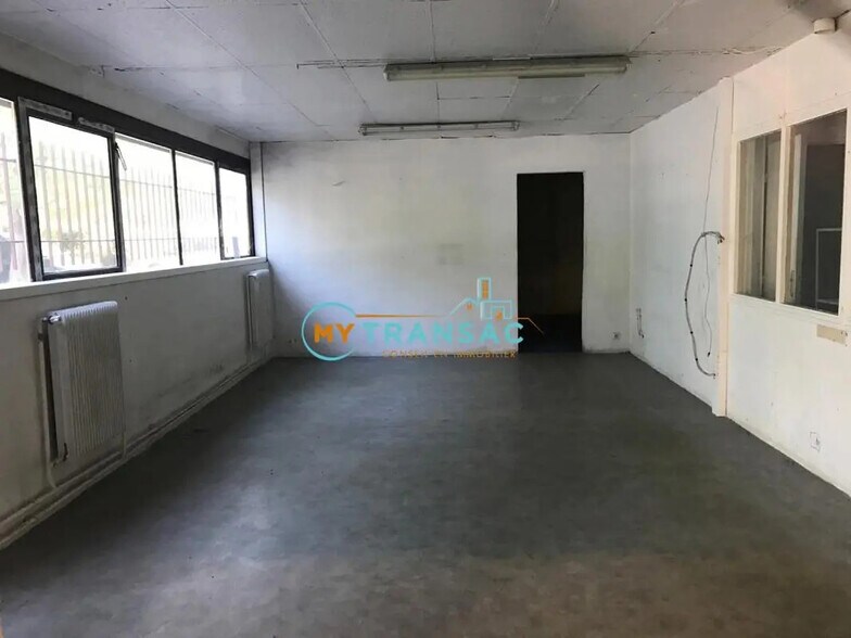 Flex in Noisy-le-Grand for lease - Building Photo - Image 3 of 3