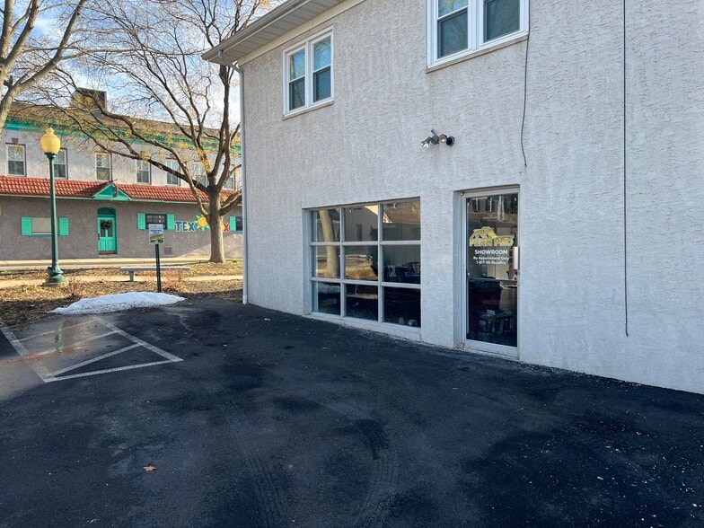 103-111 N 2nd St, North Wales, PA à louer - Photo du bâtiment - Image 2 de 23