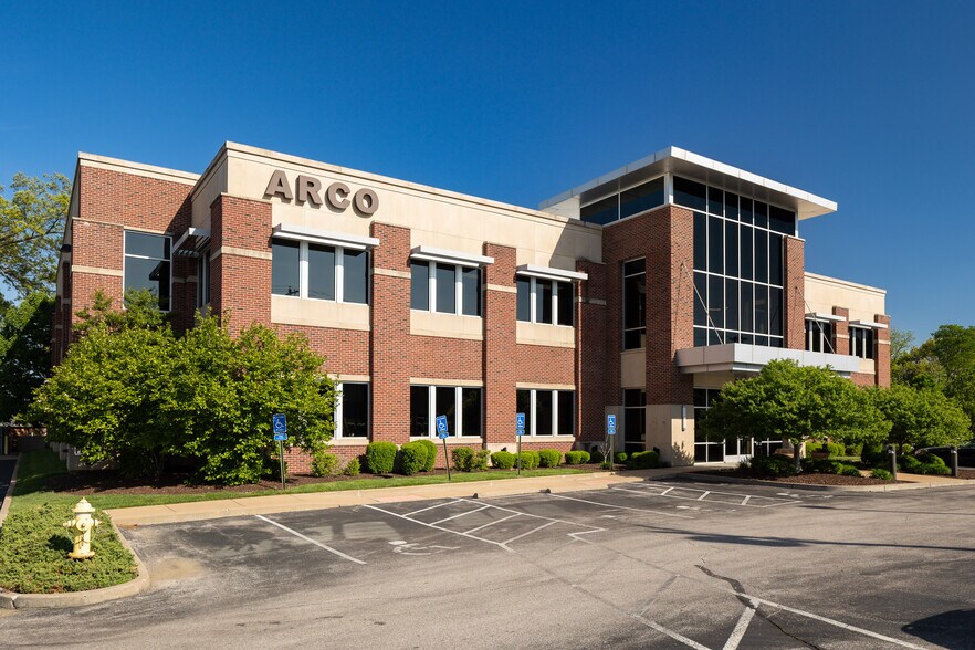 900 N Rock Hill Rd, Saint Louis, MO à vendre - Photo principale - Image 1 de 17