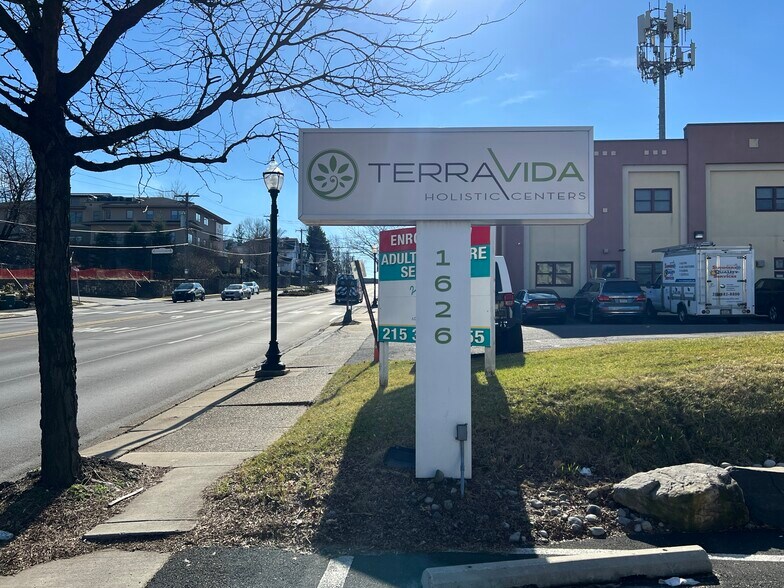 1626 Old York Rd, Abington, PA à louer - Photo du bâtiment - Image 2 de 6