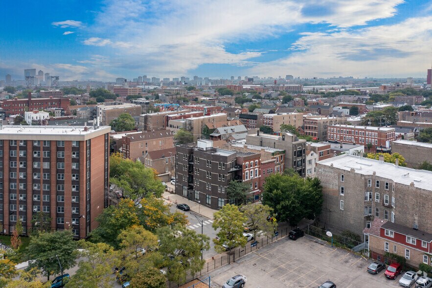 1701 S Racine Ave, Chicago, IL à vendre - Aérien - Image 3 de 4
