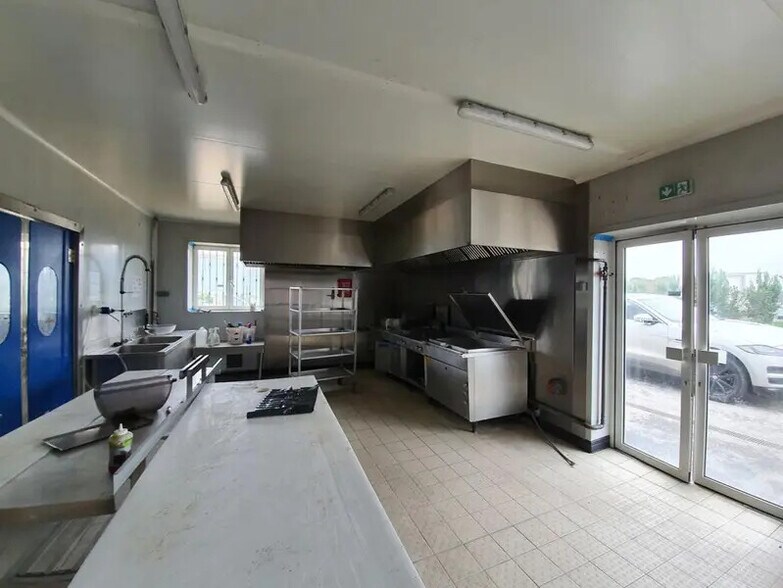 Industrial in Boulogne-Billancourt for lease - Interior Photo - Image 1 of 4