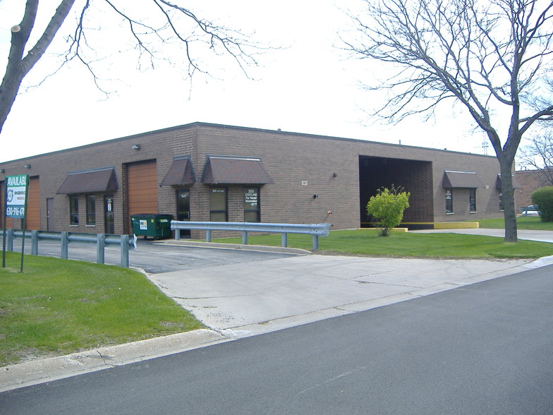 260 Cortland Ave, Lombard, IL for lease - Primary Photo - Image 1 of 6