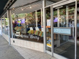 Plus de détails pour 321 State St, Saint Joseph, MI - Commerce de détail à vendre