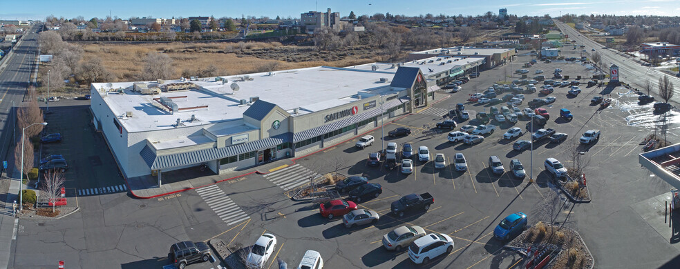 601 S Pioneer Way, Moses Lake, WA for lease - Building Photo - Image 1 of 2