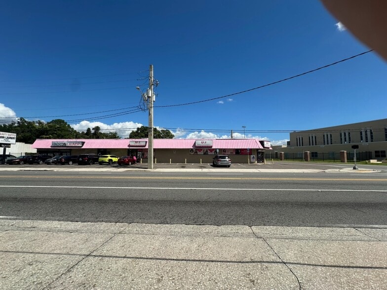 1907 Kings Rd, Jacksonville, FL à vendre - Photo du bâtiment - Image 2 de 6