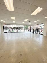 21301-21495 NW 2nd Ave, Miami, FL à louer Photo intérieure- Image 2 de 9