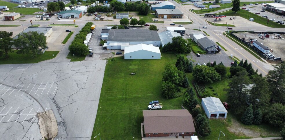 1112 Chatburn Ave, Harlan, IA à vendre - Photo du bâtiment - Image 2 de 5