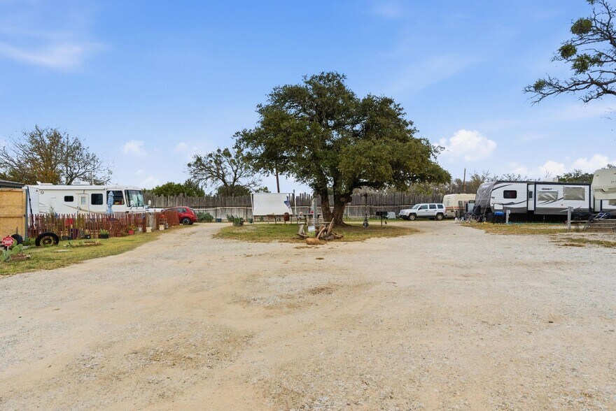 395 Mary Dr, Weatherford, TX for sale - Building Photo - Image 2 of 22