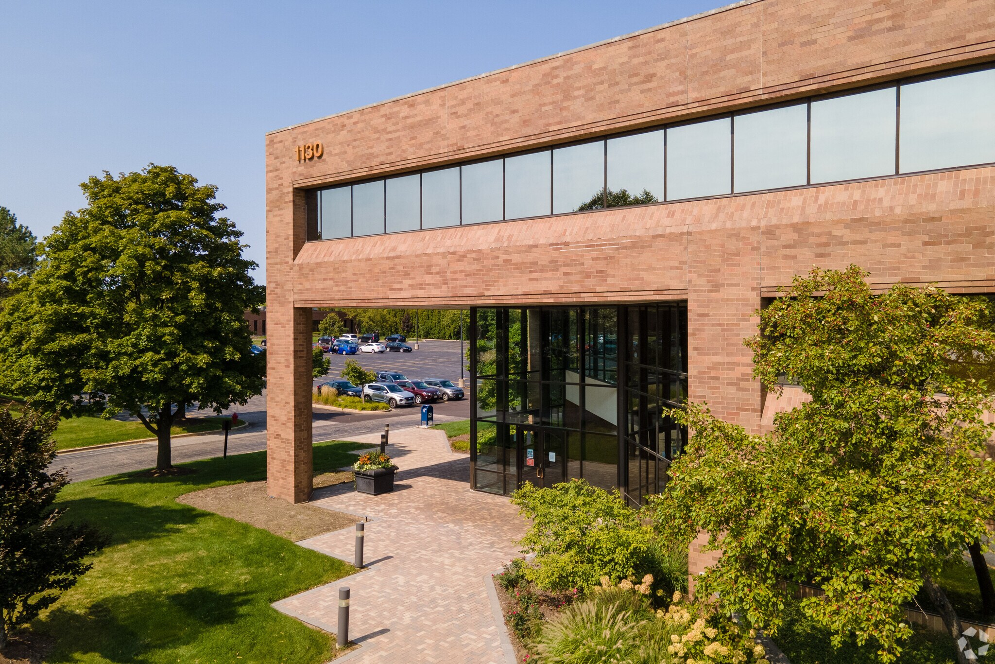 1130 W Lake Cook Rd, Buffalo Grove, IL à louer Photo du bâtiment- Image 1 de 17