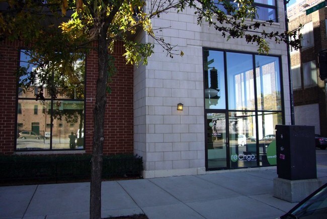 Plus de détails pour 1600 S Wabash Ave, Chicago, IL - Commerce de détail à louer