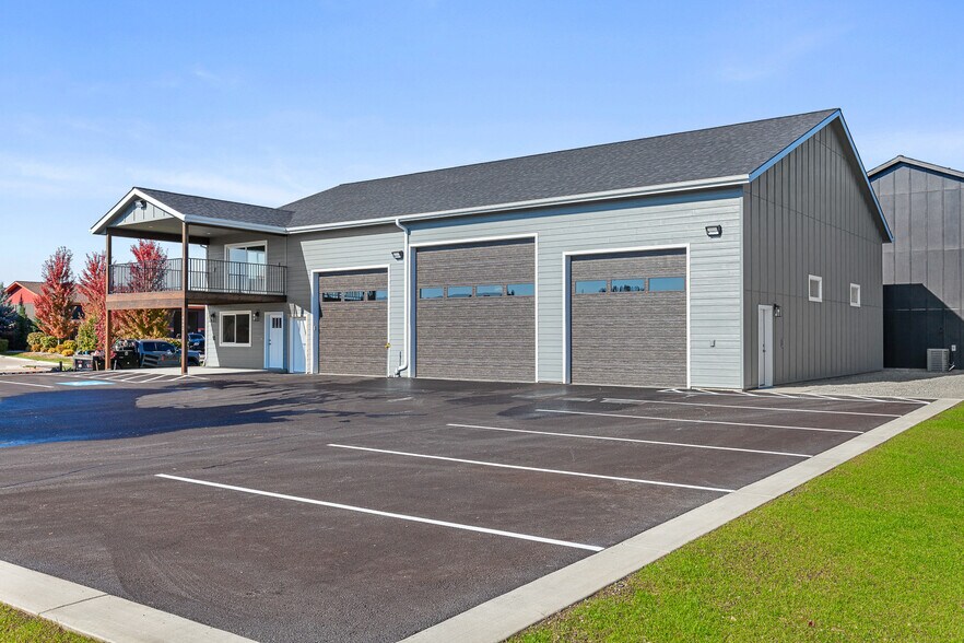 9990 N Lyle Loop, Hayden, ID à vendre - Photo du bâtiment - Image 2 de 19