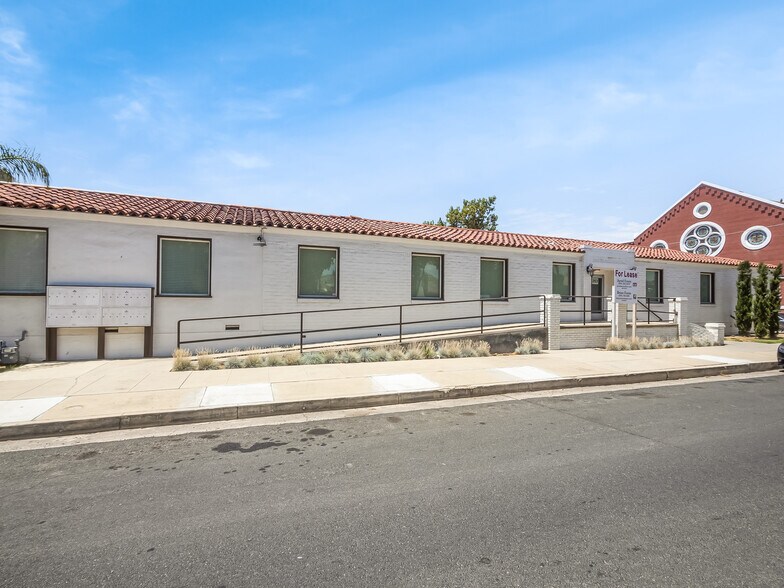 263 N 3rd St, Porterville, CA à louer - Photo du bâtiment - Image 2 de 29