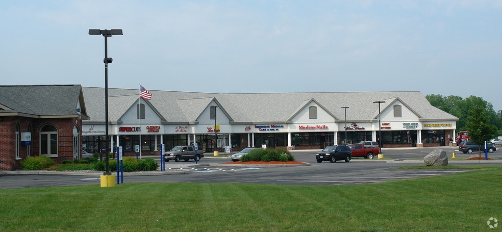 8220-8250 Cazenovia Rd, Manlius, NY for lease - Building Photo - Image 2 of 6