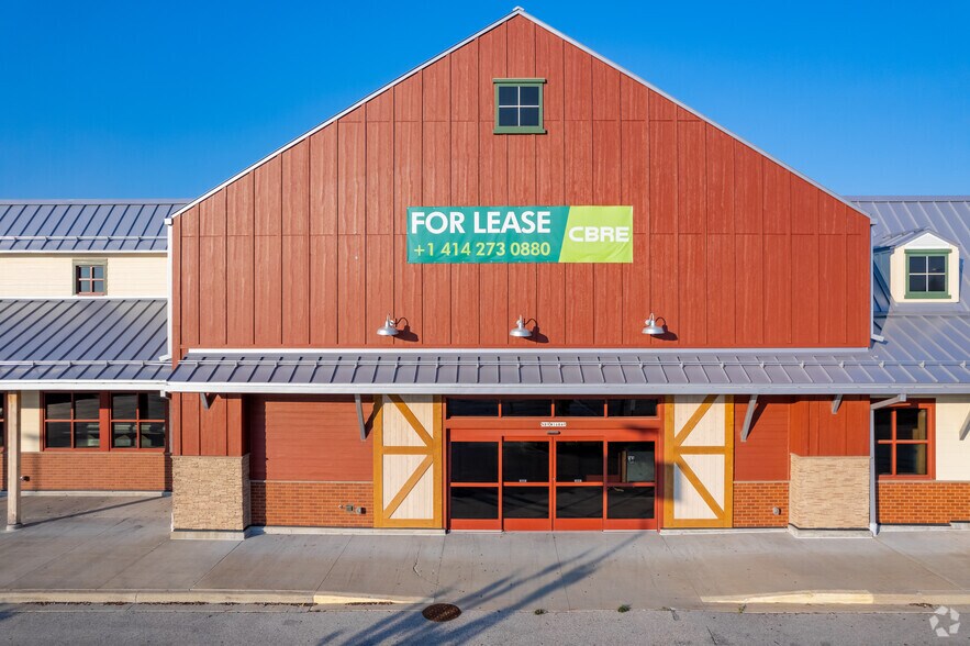 N89W16849 Appleton Ave, Menomonee Falls, WI à louer - Photo du bâtiment - Image 3 de 7
