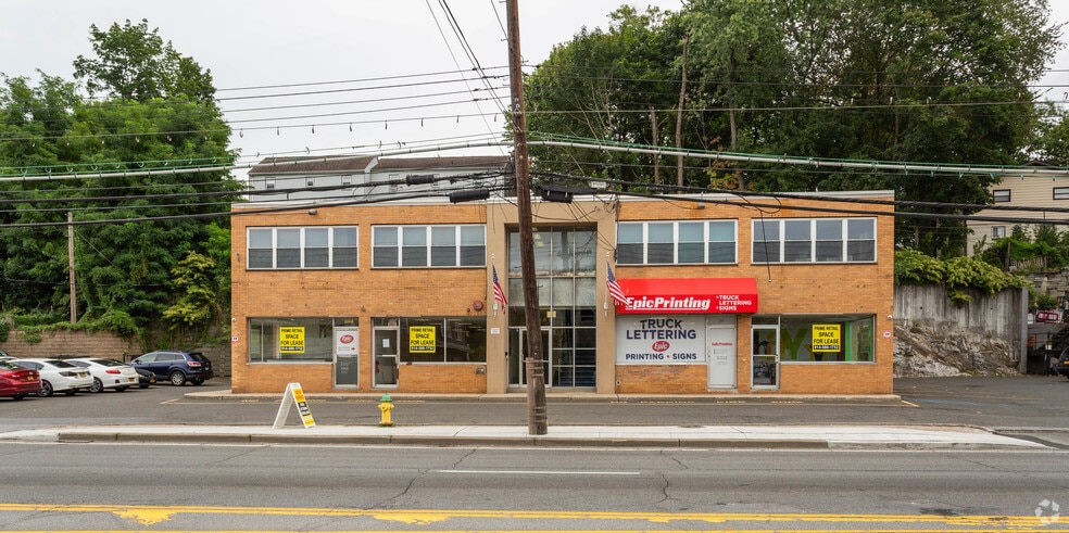 258 Saw Mill River Rd, Elmsford, NY à louer - Photo du bâtiment - Image 2 de 4