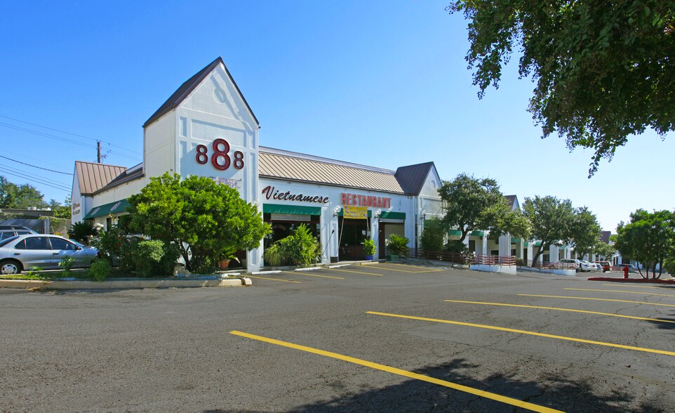 2400 Oltorf St E, Austin, TX for lease - Building Photo - Image 1 of 4