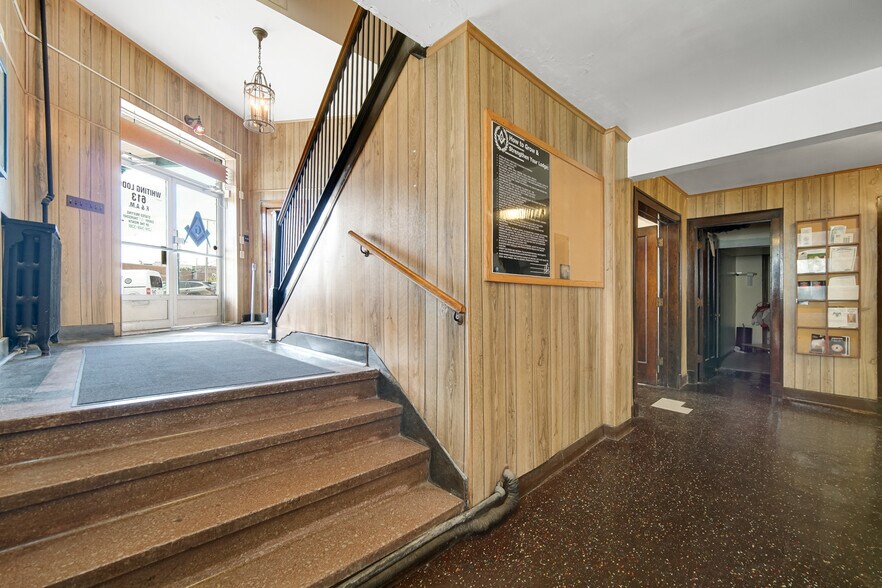 512 Temple St, Whiting, IN à vendre - Photo intérieure - Image 3 de 21