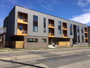 1240 E Meyer Blvd, Kansas City, MO for lease Building Photo- Image 2 of 9