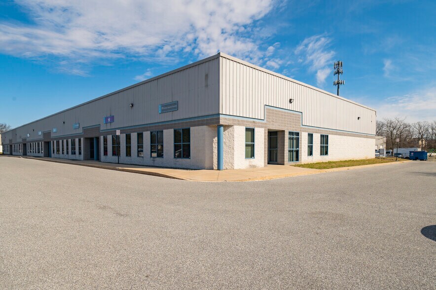 100-110 Carson Dr, Bear, DE à louer - Photo du bâtiment - Image 2 de 15