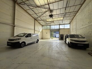 Plus de détails pour Local d'activités à louer