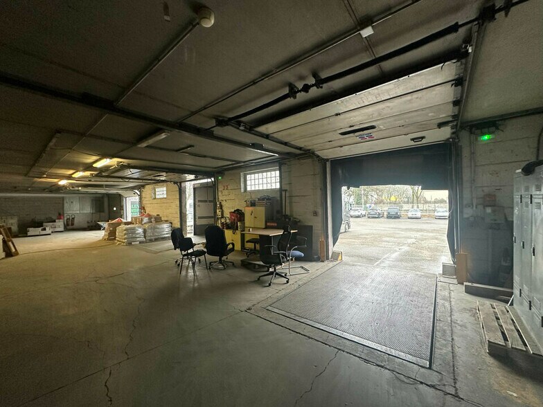 Industrial in Strasbourg for lease - Building Photo - Image 2 of 10