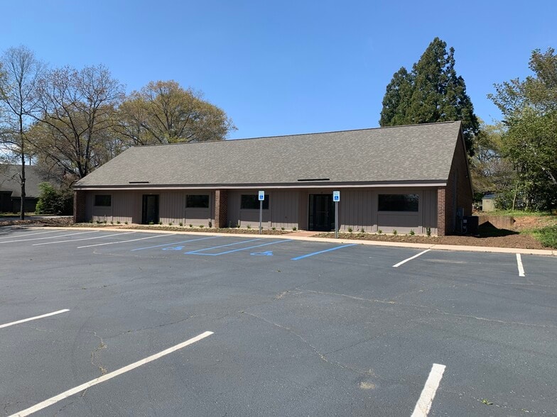 18-20 Memorial Medical Dr, Greenville, SC for lease - Building Photo - Image 2 of 3