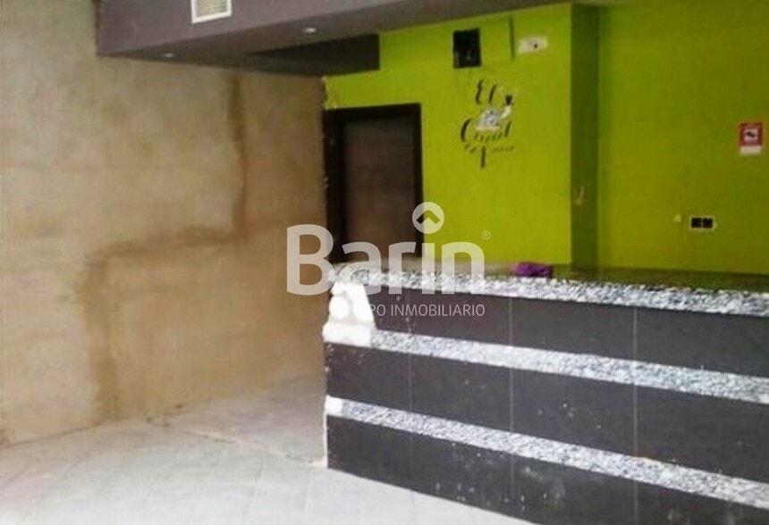 Retail in Córdoba for lease - Building Photo - Image 1 of 3