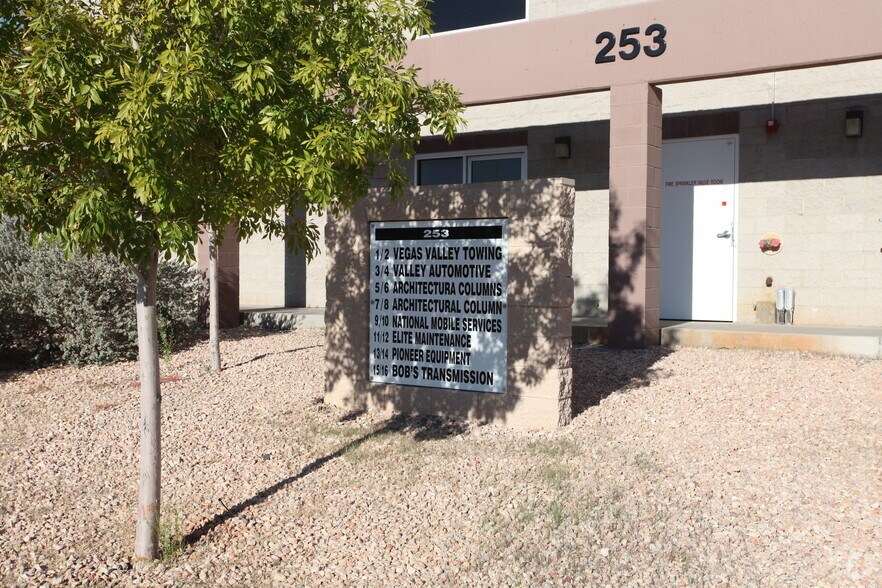 253 Elliott Rd, Henderson, NV à vendre - Photo du bâtiment - Image 3 de 6