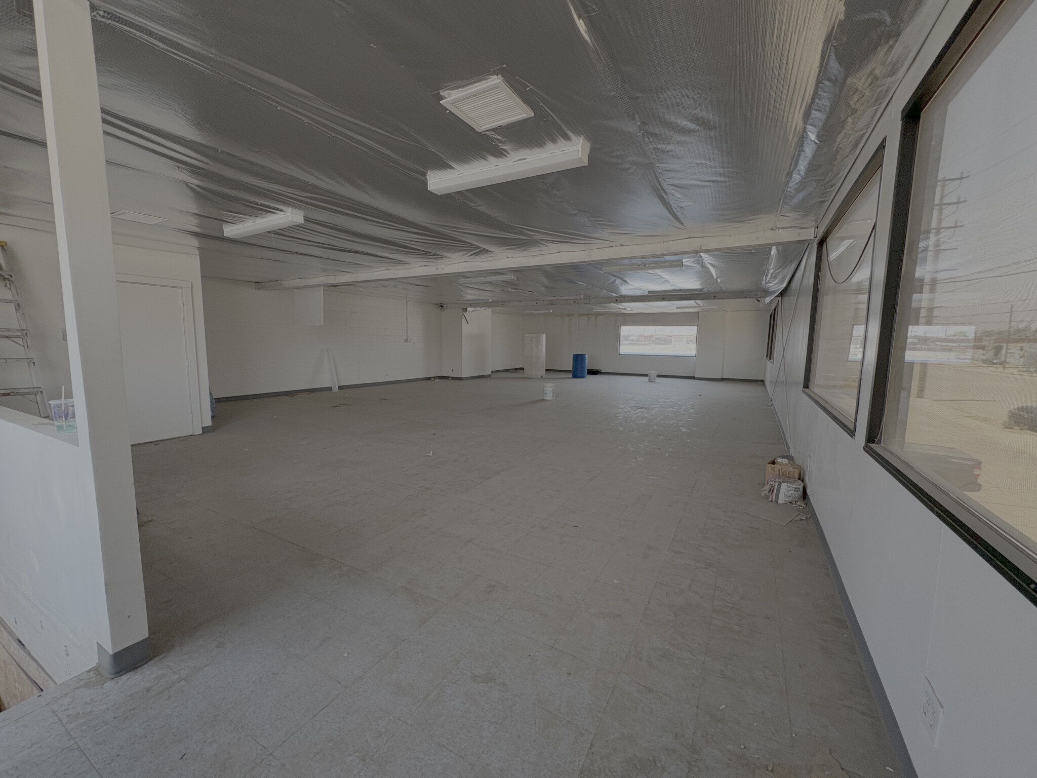 9837 Glenoaks Blvd, Sun Valley, CA for lease Building Photo- Image 1 of 4