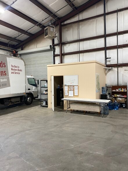 3748 N Eagle Mountain Dr, Flagstaff, AZ for lease - Building Photo - Image 3 of 6