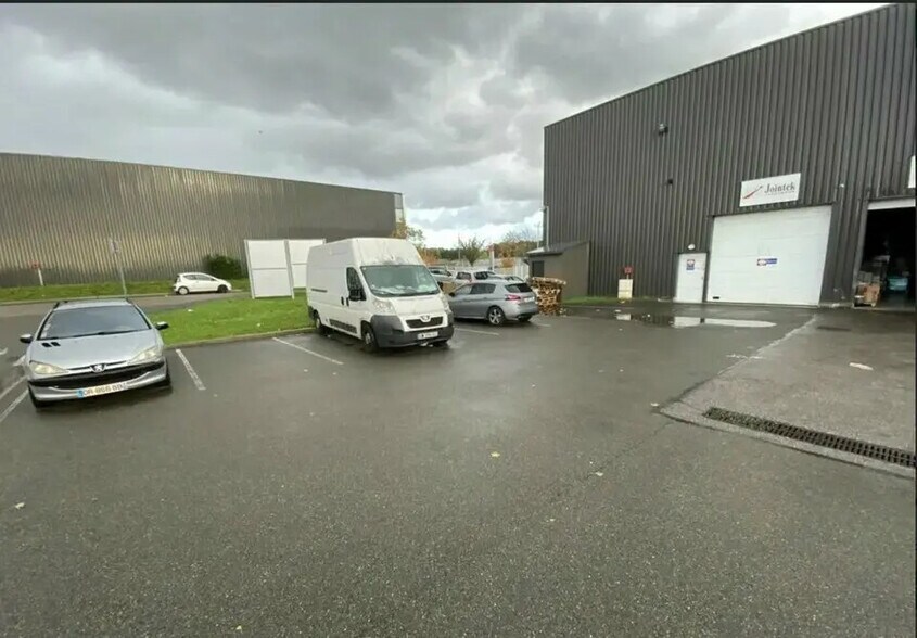 Flex dans Stains à louer - Photo du bâtiment - Image 1 de 5