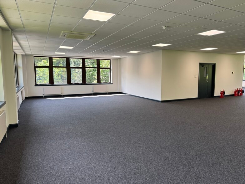 6 Rushmills, Northampton for lease - Building Photo - Image 3 of 4