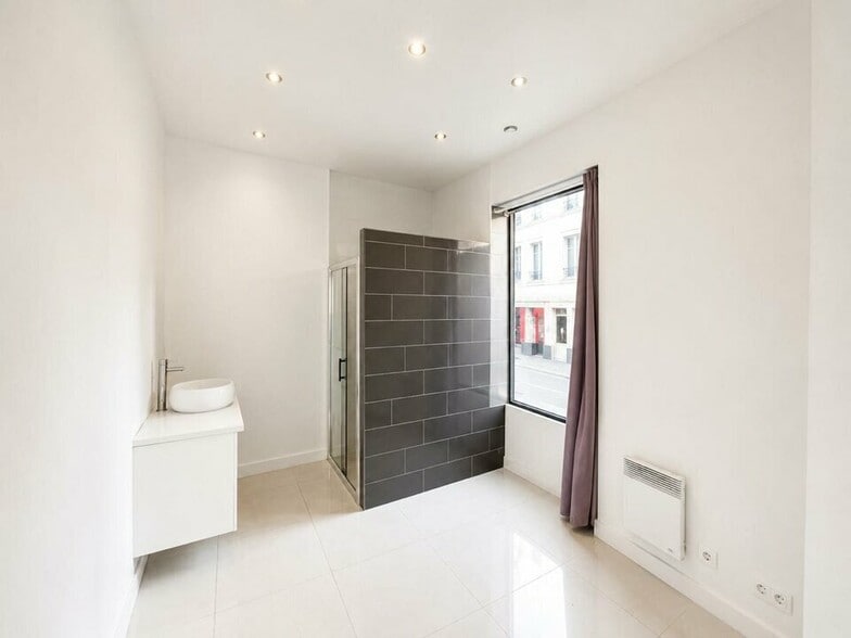 Rue De La Mairie, Châtillon for lease - Interior Photo - Image 3 of 7