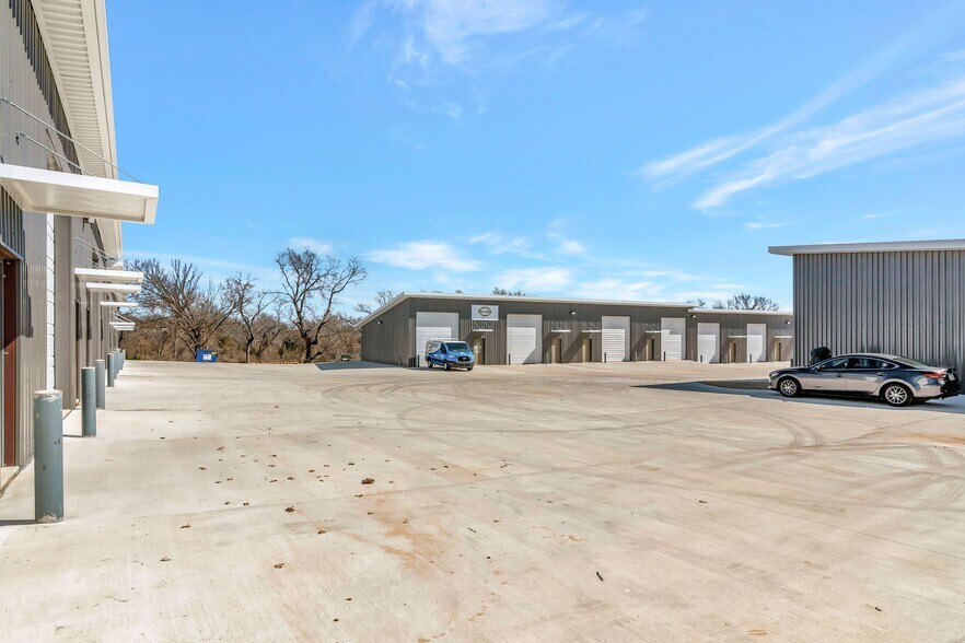 3000 N FM 51, Weatherford, TX à vendre - Photo du bâtiment - Image 3 de 7