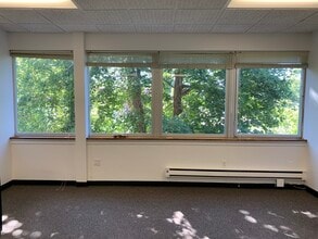 240 Plandome Rd, Manhasset, NY for lease Interior Photo- Image 2 of 2