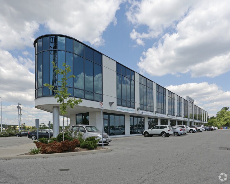 1660 North Service Rd E, Oakville, ON à vendre - Photo principale - Image 1 de 5