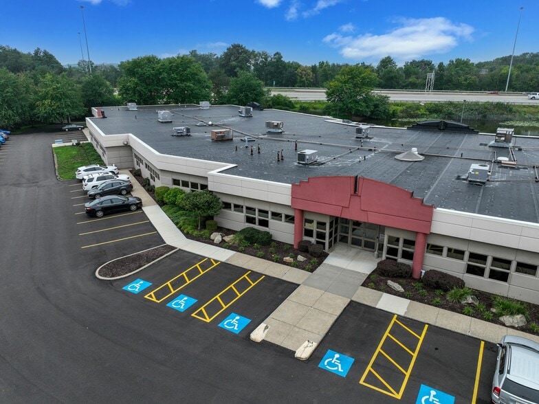 150 Springside Dr, Akron, OH for lease - Building Photo - Image 2 of 16