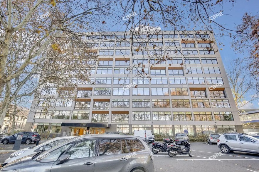 Office in Clichy for sale - Building Photo - Image 2 of 7