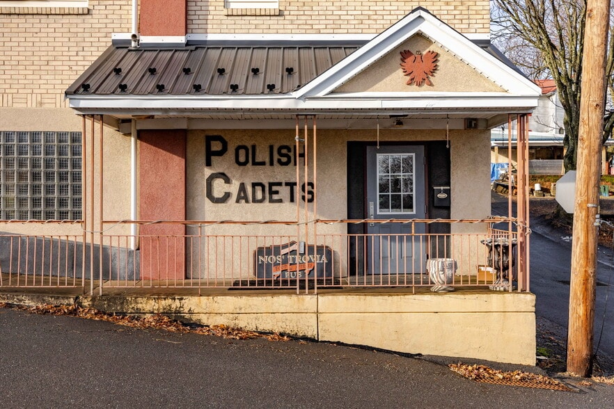 1000 W State St, Coal Township, PA à vendre - Photo du bâtiment - Image 3 de 40