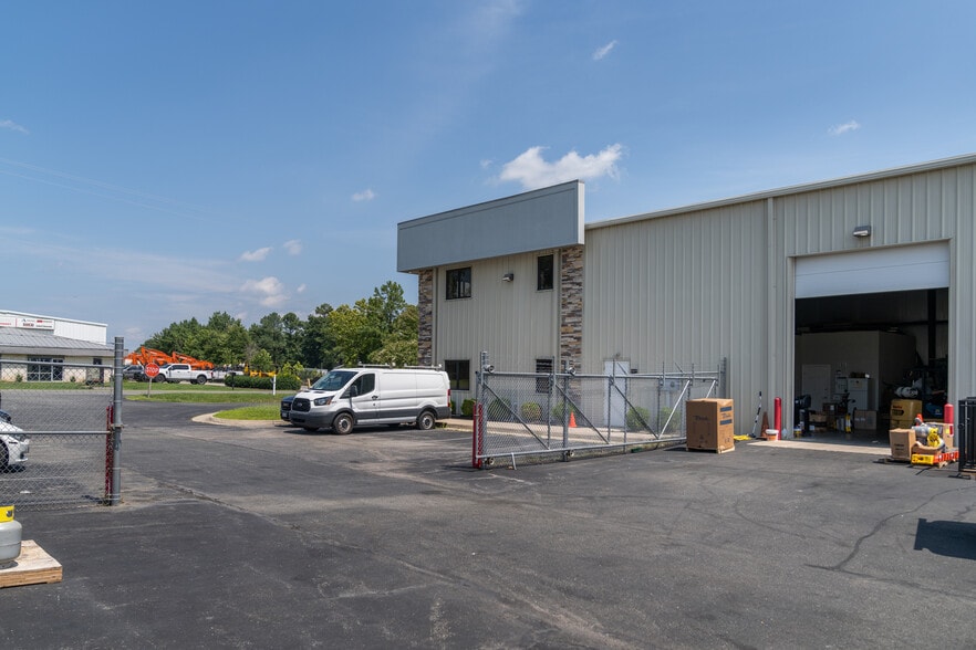 10015 Lickinghole Rd, Ashland, VA for sale - Building Photo - Image 3 of 7