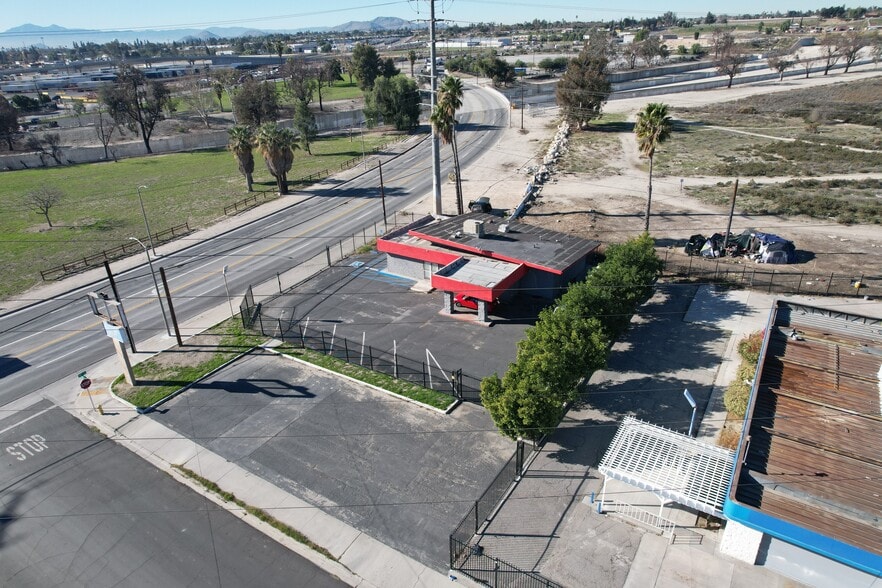 1820 W 5th St, San Bernardino, CA à vendre - Photo du bâtiment - Image 2 de 10