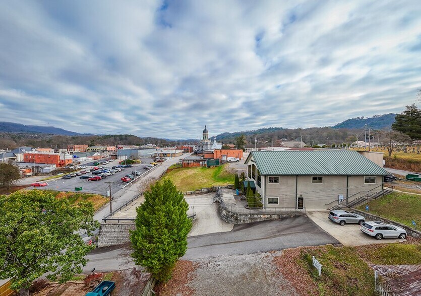 89 Sycamore St, 2 Buildings. portefeuille de 2 propriétés à vendre sur LoopNet.ca - Photo du bâtiment - Image 3 de 29