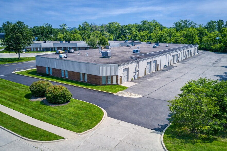 20978-21084 Bridge St, Southfield, MI à louer - Photo du bâtiment - Image 3 de 4