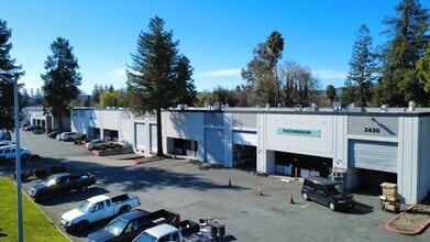 2475-2495 Estand Way, Pleasant Hill, CA à louer Photo du bâtiment- Image 2 de 4