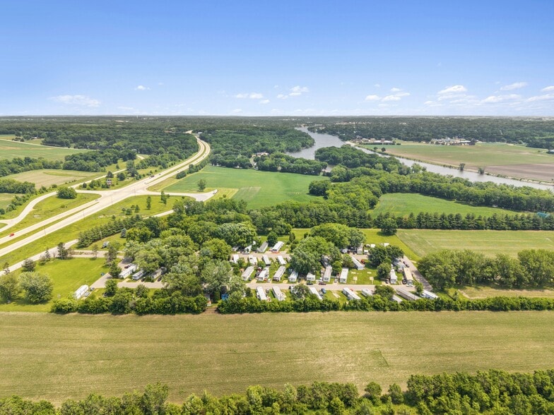 2 Park Port - Dixon & Rock Falls IL portfolio of 2 properties for sale on LoopNet.ca - Building Photo - Image 3 of 6